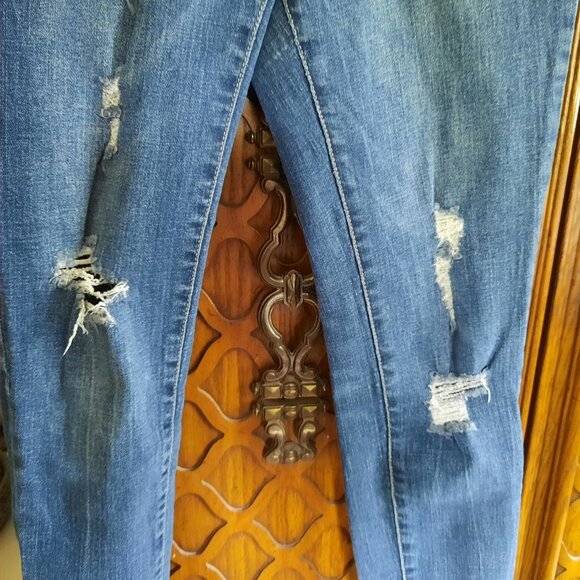 Old Navy Mid-Rise ROCKSTAR Distressed Skinny Jeans - Darkwash, Size 4 - Picture 3 of 15